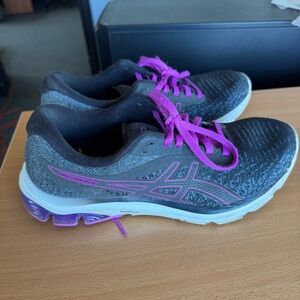 ASICS Athletic Shoes/Runners